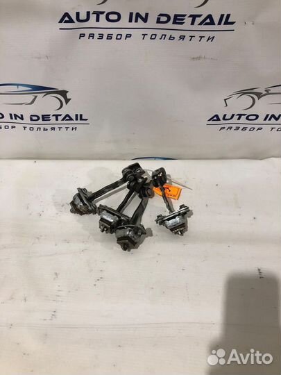 Ограничитель двери ваз (LADA) granta 1.6 МКПП