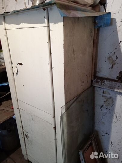 Сейф металлический