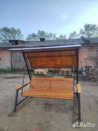 Качель уличная