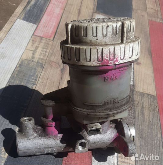 Главный тормозной цилиндр mitsubishi Galant 8