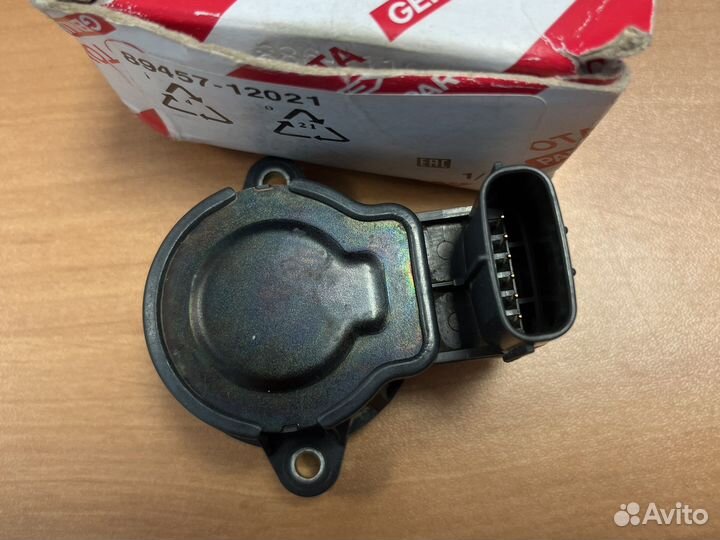 Датчик выбора передач Тойота Corolla Е150