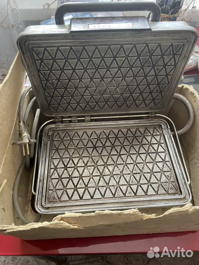 Электрическая вафельница
