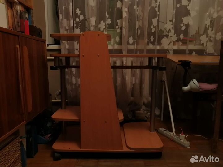 Стол компьютерный разборный на колесиках