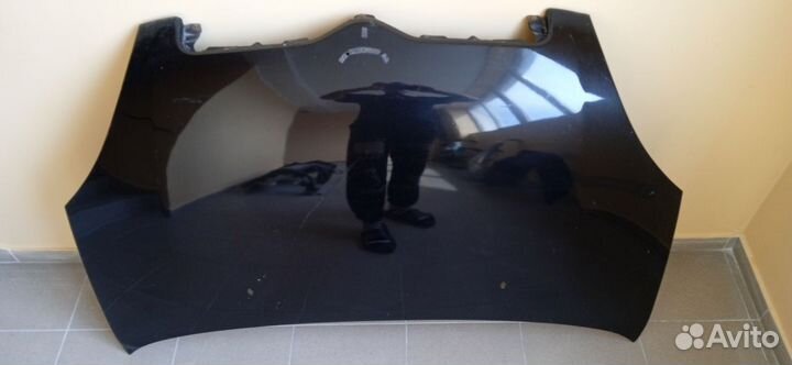 Капот на toyota yaris 2001