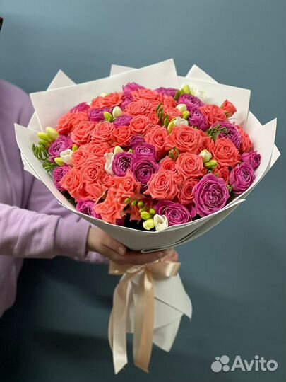 Букет из кустовой Роза