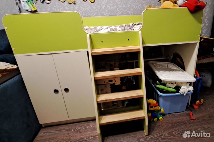 Кровать-чердак с матрасом