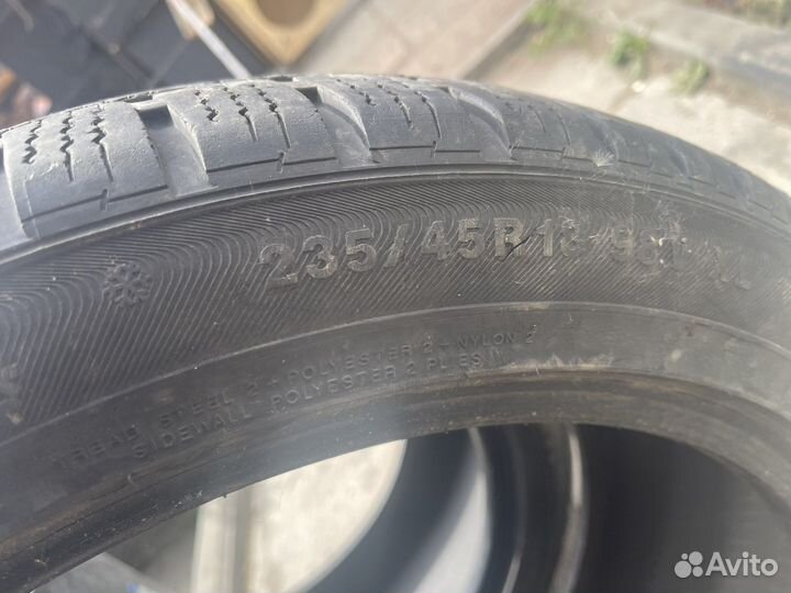 Bridgestone Blizzak Extra PM-30 235/45 R18 98R