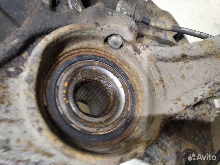 Кулак поворотный передний левый RIO 2011-2017