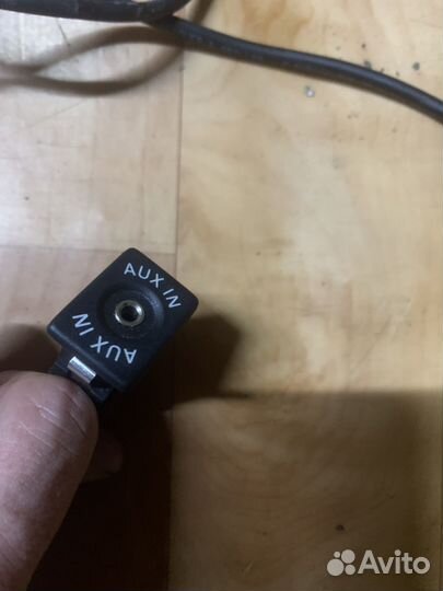 Volkswagen jetta 5 оригинальный AUX с проводом