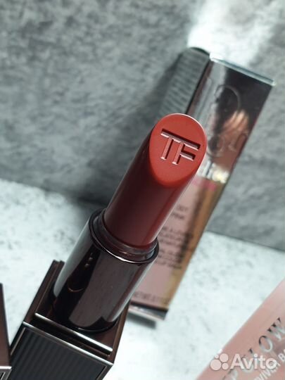 Помада Tom Ford Dior Collistar Clinique Estee