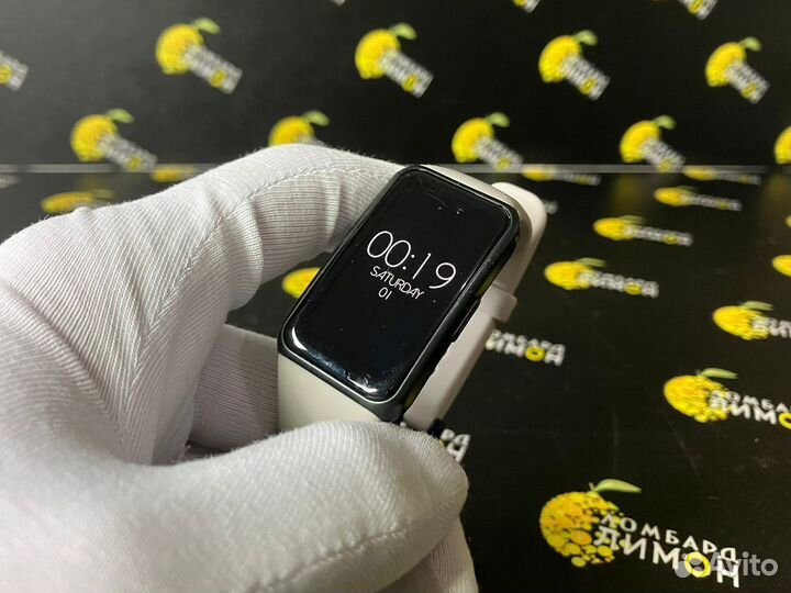 Смарт часы honor Band 6
