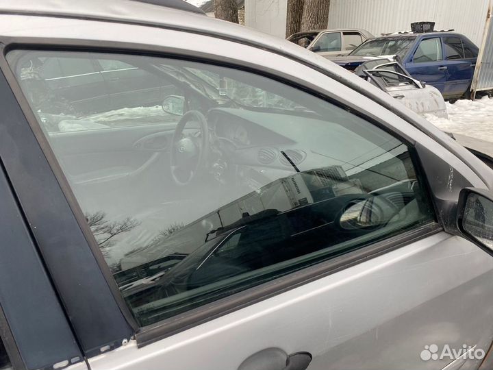Стекла дверей Ford focus 1 универсал