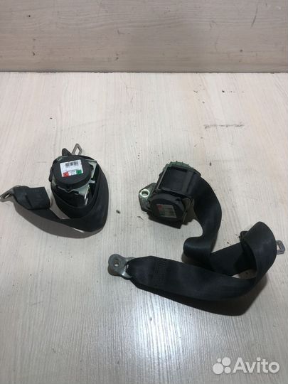 Ремень безопасности задний Шкода Октавия А5