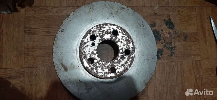 Диски тормозные передние Toyota Avensis 2000-2004