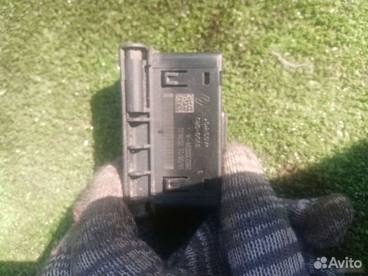 Блок AV/TV Renault Fluence