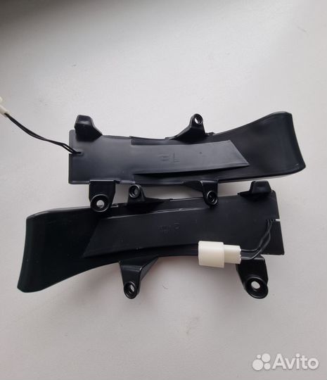 Бегающие поворотники Land Cruiser 200 Prado 150