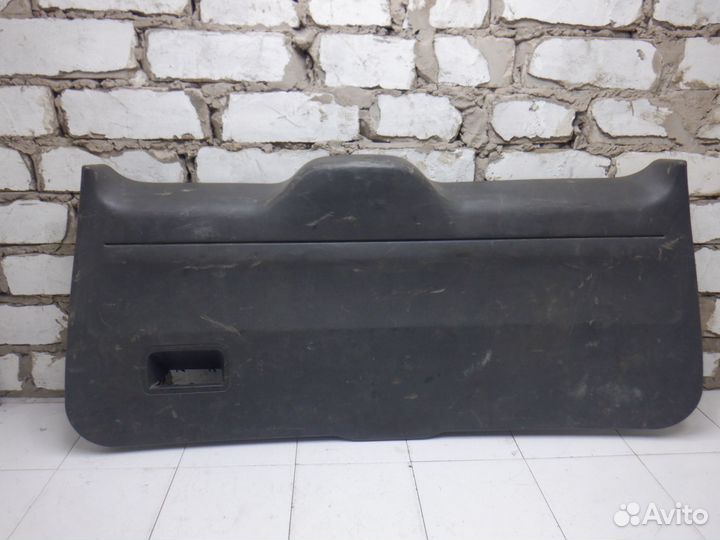 Обшивка двери багажника Mitsubishi Space Star