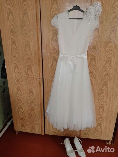 Свадебное платье 44