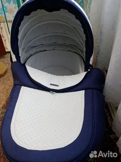 Продам детскую коляску Adamex Barletta