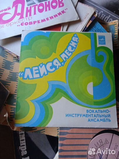 Продаются старые грампластинки