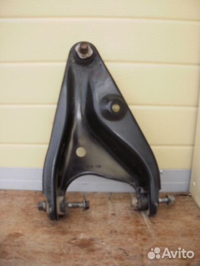 Рено Логан, Ларгус поворотные рычаги