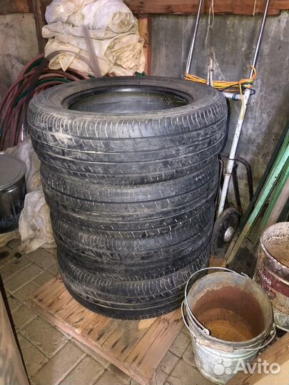 Goodyear EfficientGrip 2.25/65 R17 98H