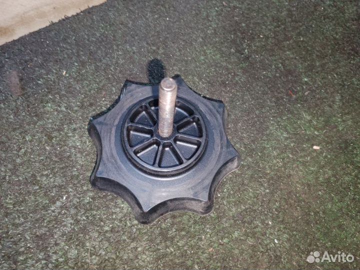 Болт крепления запасного колеса Volkswagen Polo