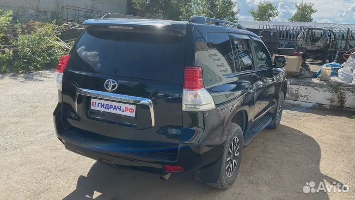 Направляющая стекла двери передняя левая Toyota La