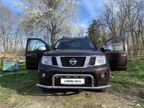 Nissan Navara 2.5 AT, 2012, 122 000 км, с пробегом, цена 2 150 000 руб.