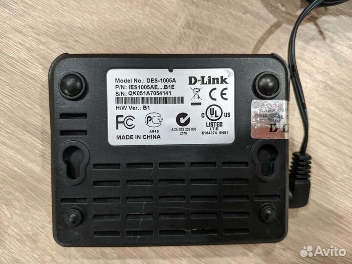 Коммутатор D-Link DES-1005A