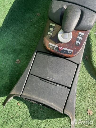 Mercedes w221 подлокотник черный