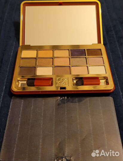 Estee lauder Deluxe Eyeshadow Palette In Red Case