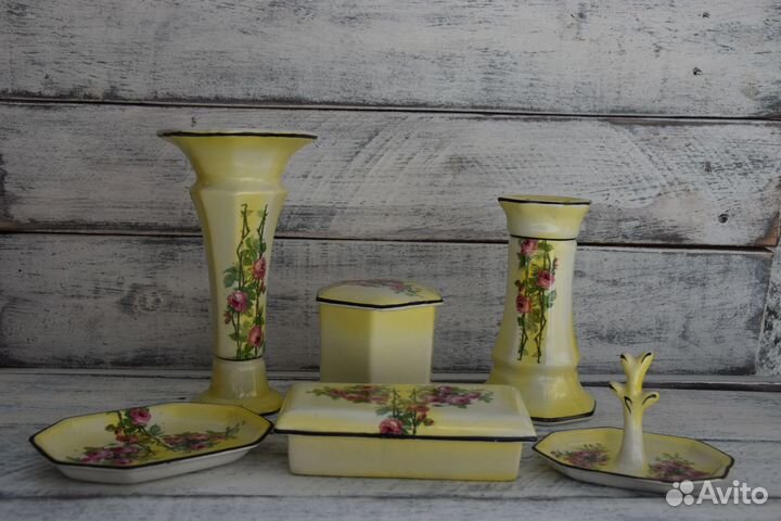 Винтажный фарфоровый набор для дамского столика