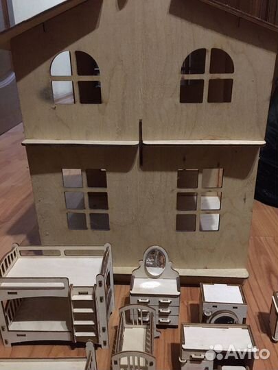 Домик кукольный деревянный