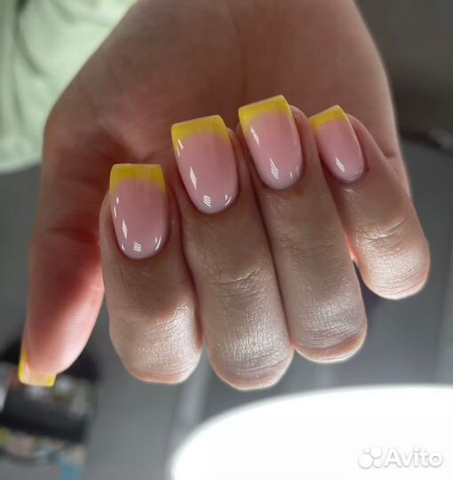 Маникюр и педикюр