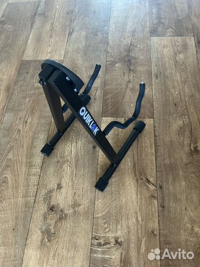 Подставка для гитары напольная