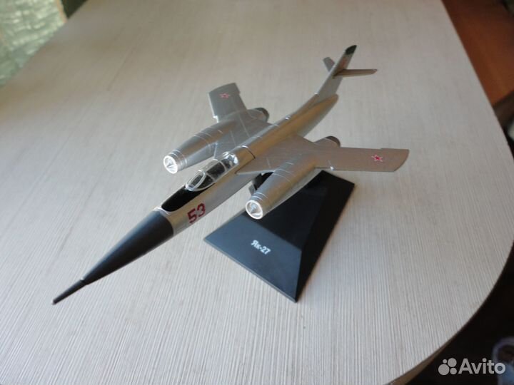 Модель самолёта Як-27
