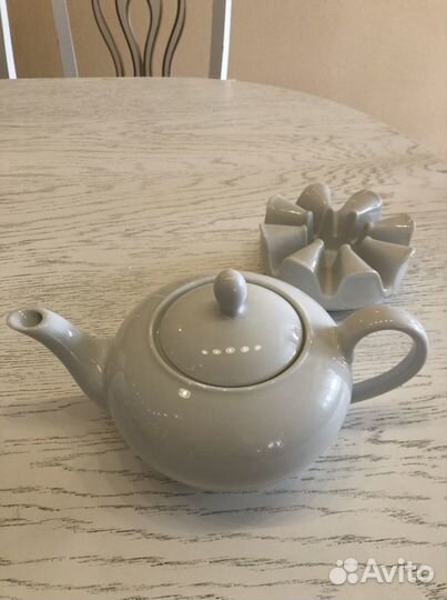 Заварочный чайник с подставкой