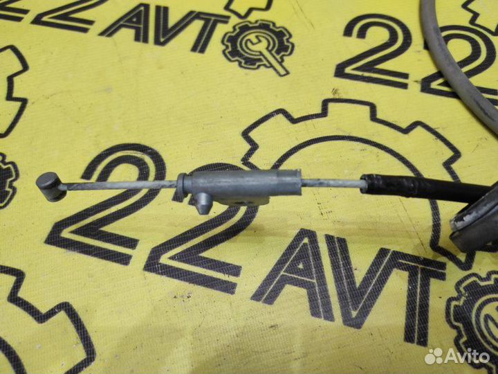 Трос стояночного тормоза правый Nissan Teana J32