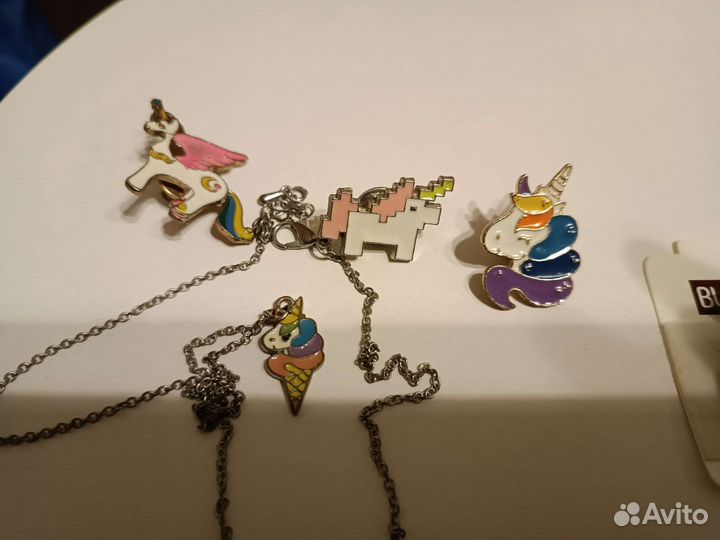 Значки гитара, единороги, свинка Пеппа