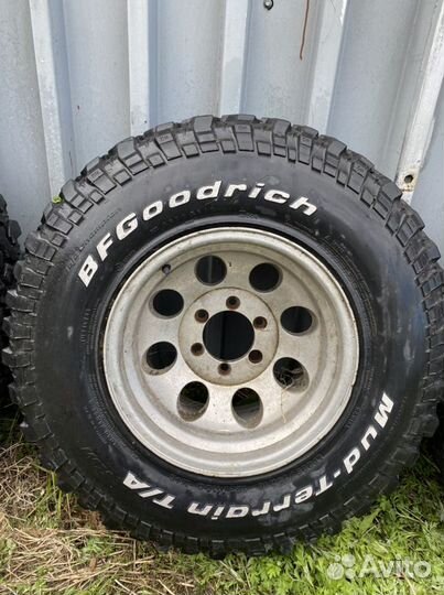 Mickey Thompson 285/75 R16