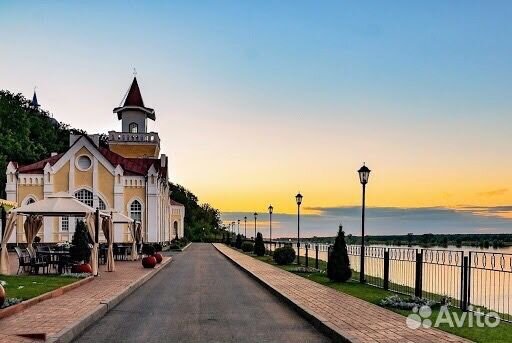 Официант в ресторан