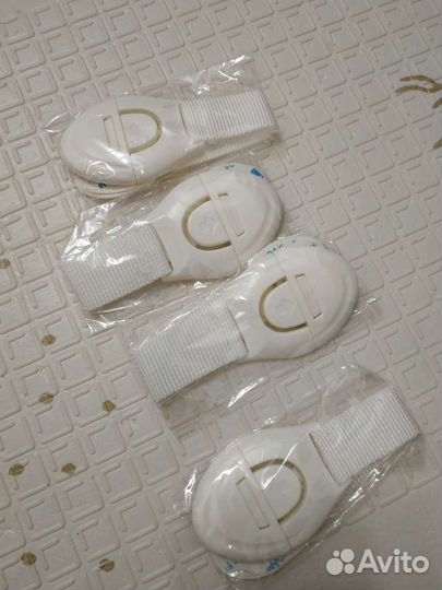 Блокираторы для мебели от детей 4 шт