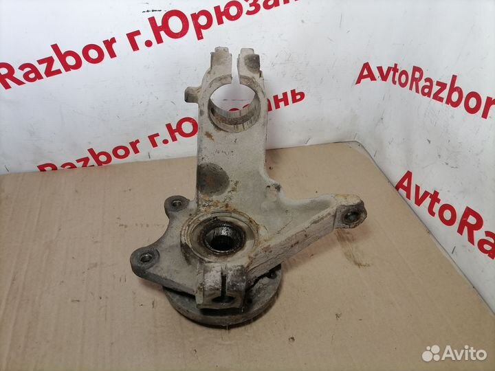 Поворотный кулак правый Peugeot 206