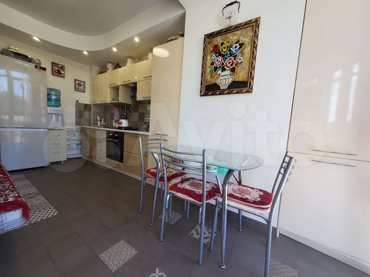 2-к. квартира, 61 м², 6/13 эт.