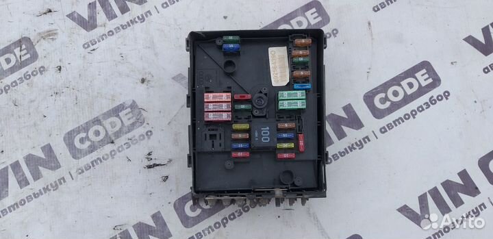 Блок предохранителей Volkswagen Golf 5