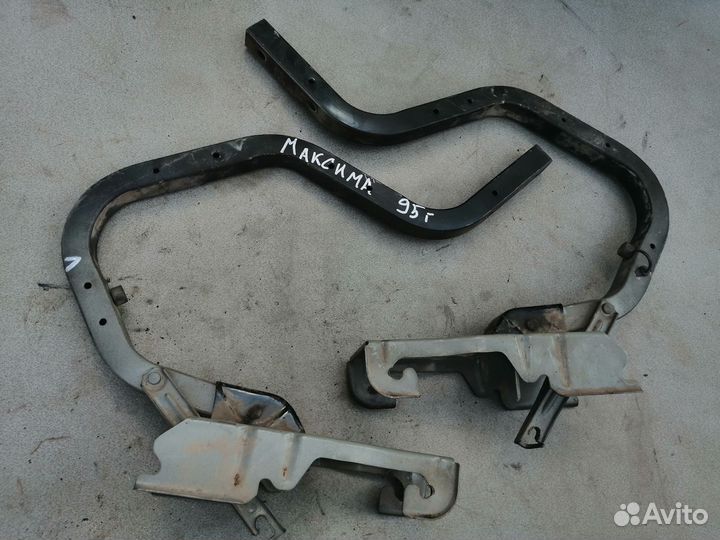 Петля крышки багажника для Nissan Maxima (A32)