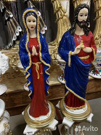 Фигура Иисуса и Марии