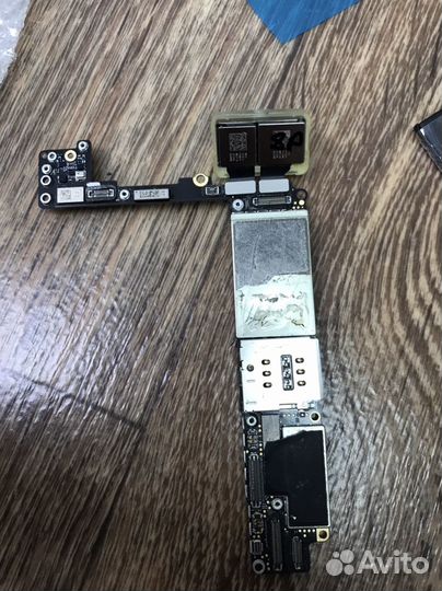 Материнская плата на iPhone 8 plus 64gb с кнопкой