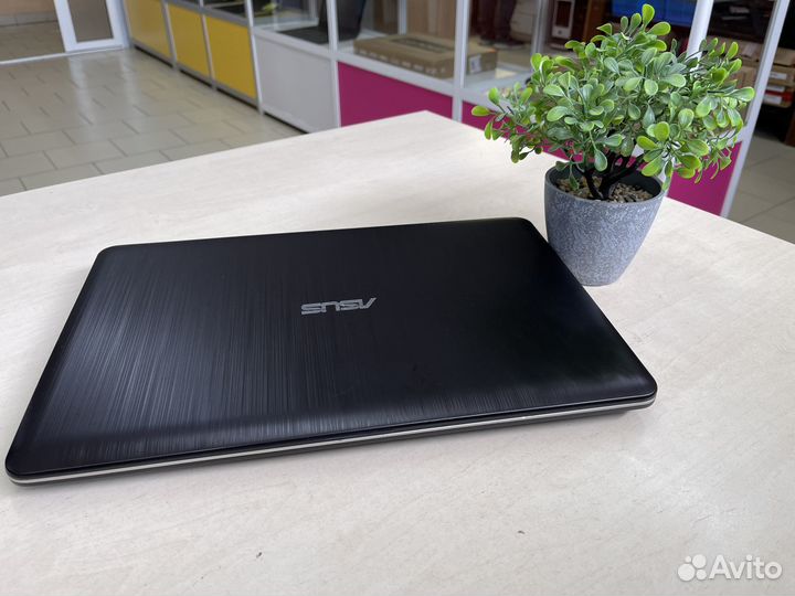 Ноутбук Asus/Pentium Silver/MX100/SSD